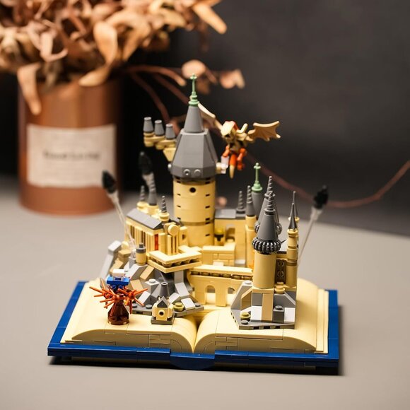 NEW! Castle Book Building Set Compatible w/Lego Medieval Modular House 727 pcs - Picture 2 of 5